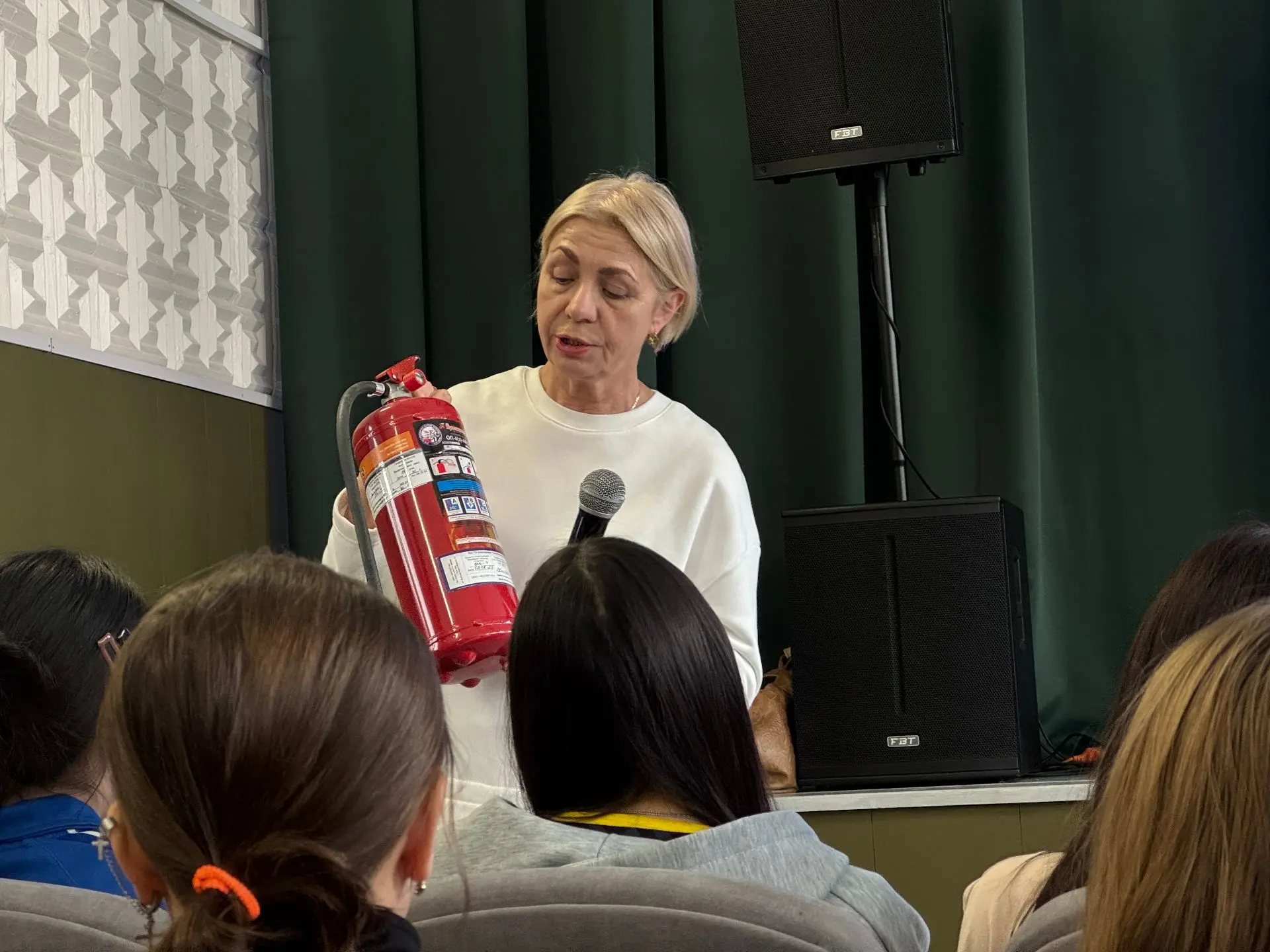 В нашем колледже прошел инструктаж по пожарной безопасности для преподавателей и сотрудников колледж