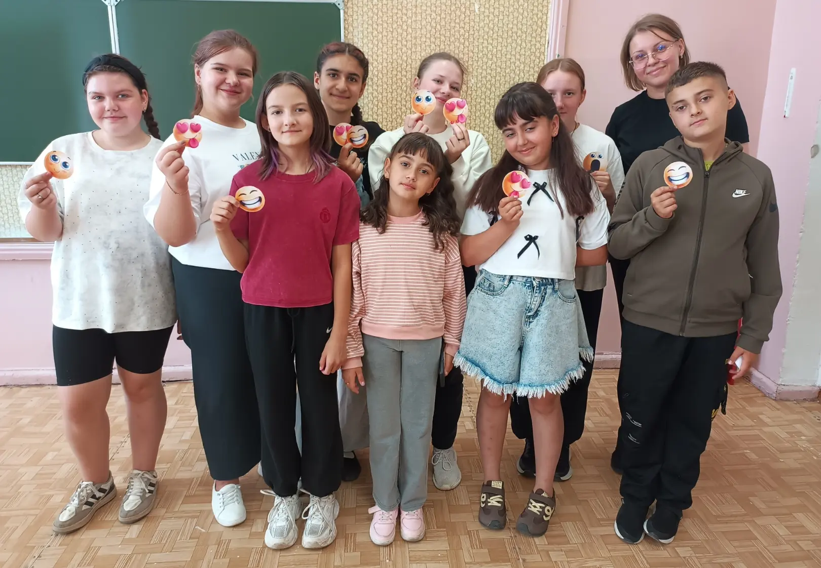 🔔 В школе искусств прошёл круглый стол на тему «Правила этикета и общения в интернете»

Мероприятие