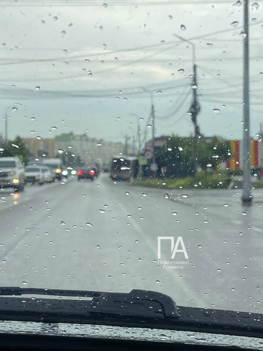 🚌 Автобус съехал в канаву в Арамили

По словам очевидцев, водитель, по всей видимости, не рассчит