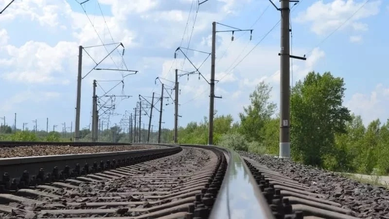 ⚡Житель Алтайского края пострадал от столкновения с железнодорожным составом