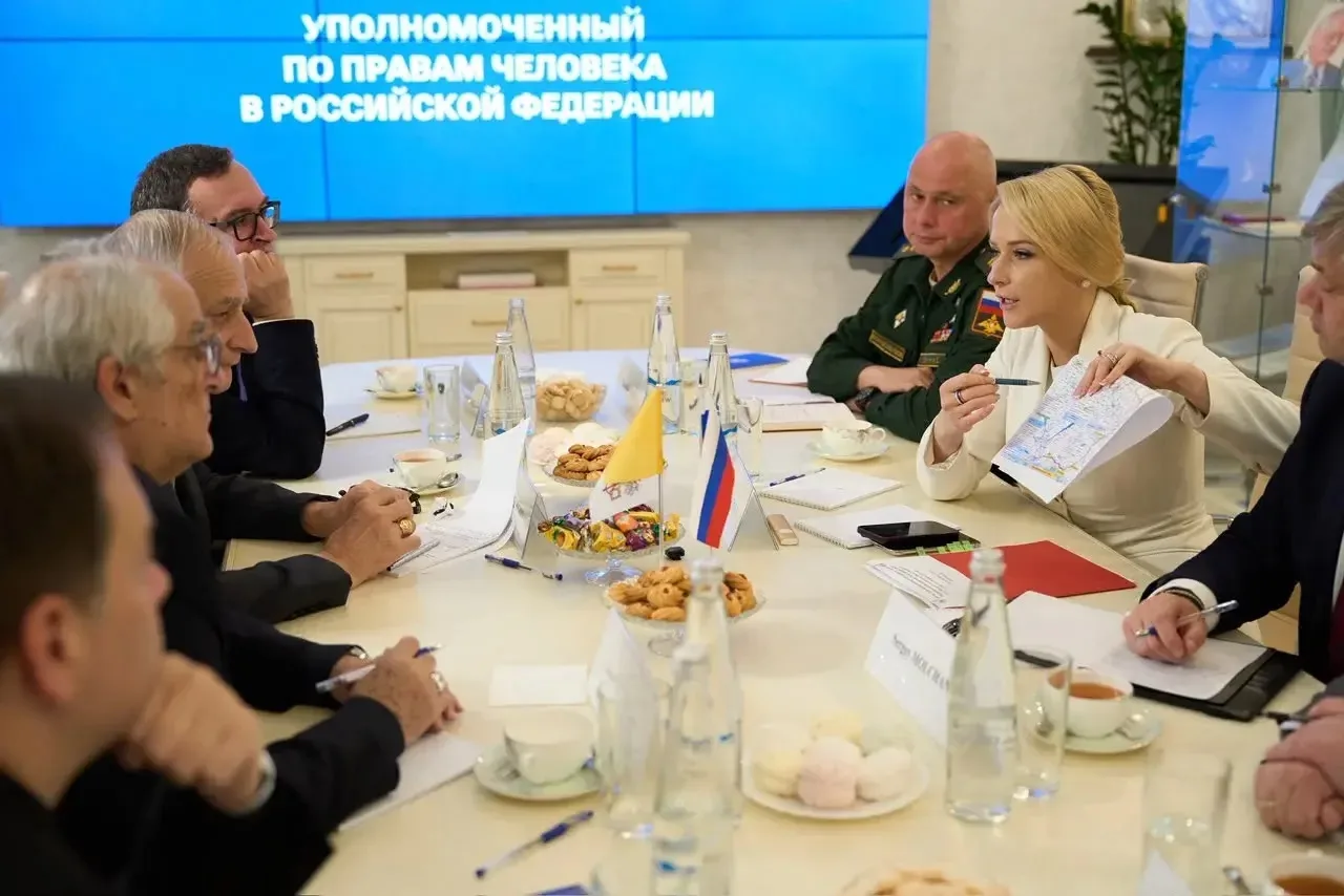 В Доме прав человека встретилась со спецпосланником Папы Римского Льва XIV по украинско...