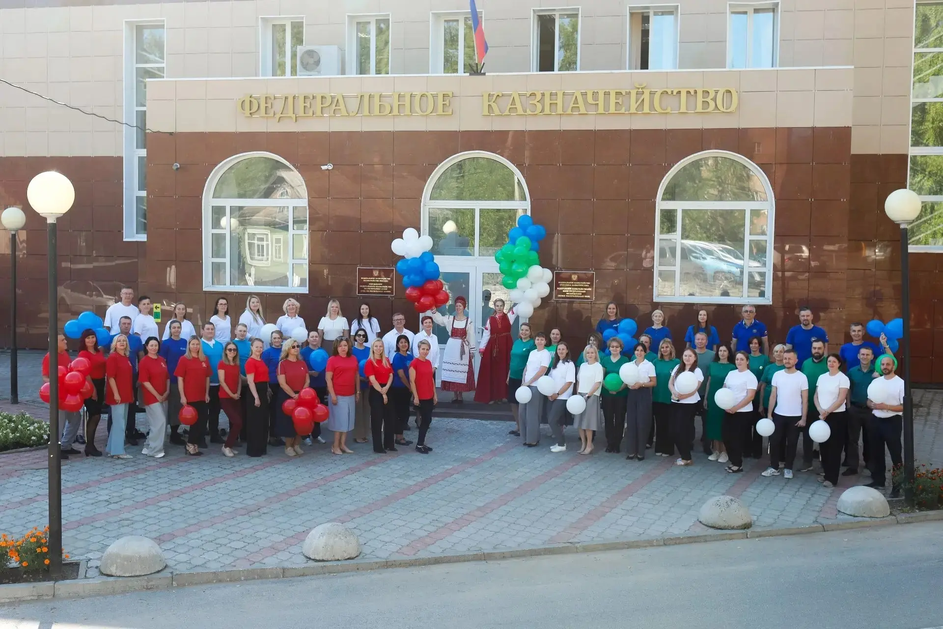 🎉 С двойным праздником! Поздравление от Молодёжного совета УФК по Республике Коми.