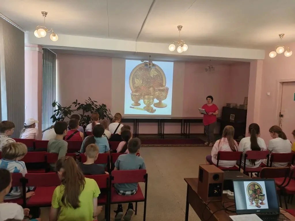 🌟 Девятый день в школьном лагере: День России! 🇷🇺