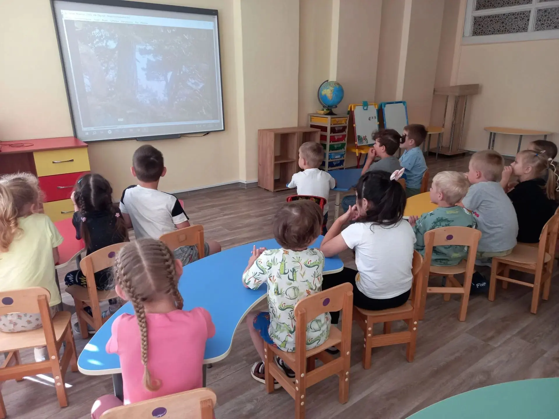 27 августа -День российского кино.  День начался  с познавательной беседы: дети узнали,...