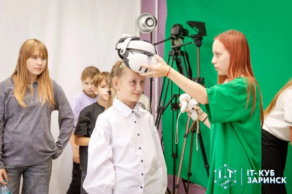 💥«ДеТвоРа» в Заринске: дроны, роботы, VR и 3D ручки