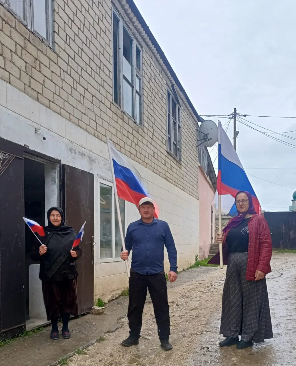 В селе Цатаних прошло праздничное мероприятие в честь Дня России. Его участниками стали местные школ