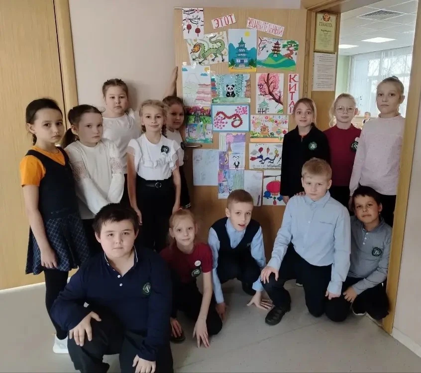 🌺🇨🇳 В рамках проекта «Орлята России» в треке «Орлёнок-мастер» в нашей школе прошли занятия, посвящён