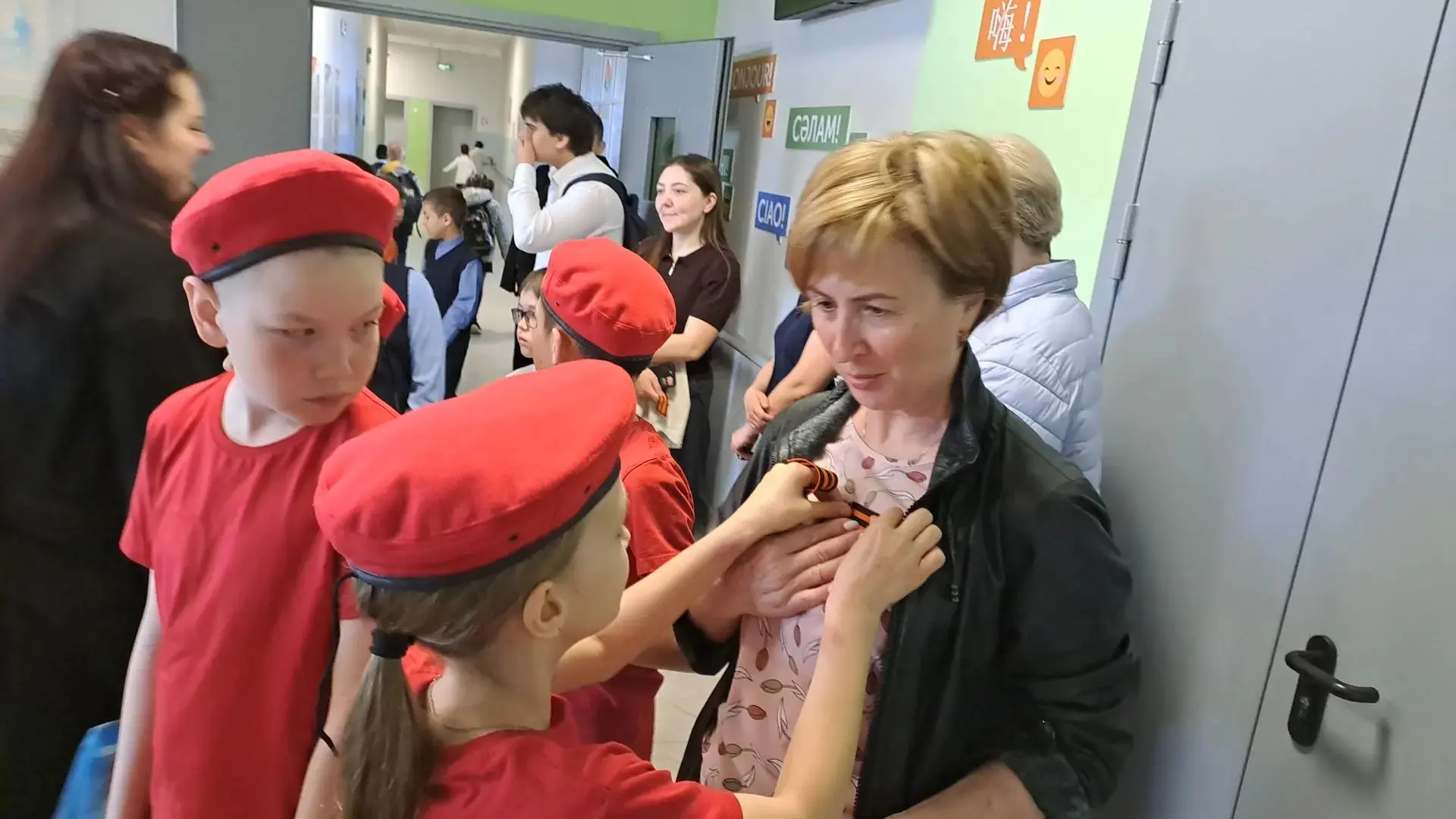 🎖️ Юнармейцы нашей школы с гордостью присоединился к Всероссийской акции «Георгиевская ленточка»!  Ч