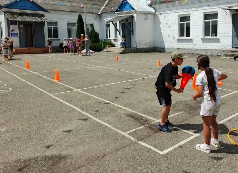 В пришкольном лагере прошли зажигательные «Весёлые старты», приуроченные к «Дню Первых»...