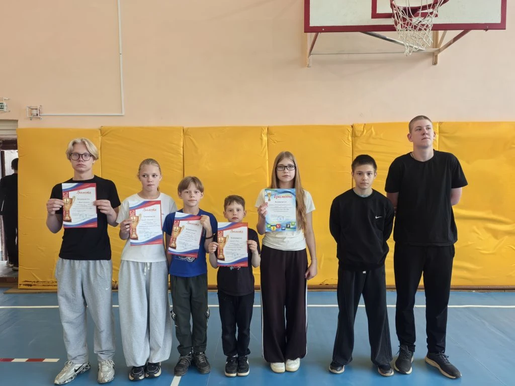 ЛЕГКОАТЛЕТИЧЕСКИЙ КРОСС В ЧЕСТЬ ДНЯ ПОБЕДЫ