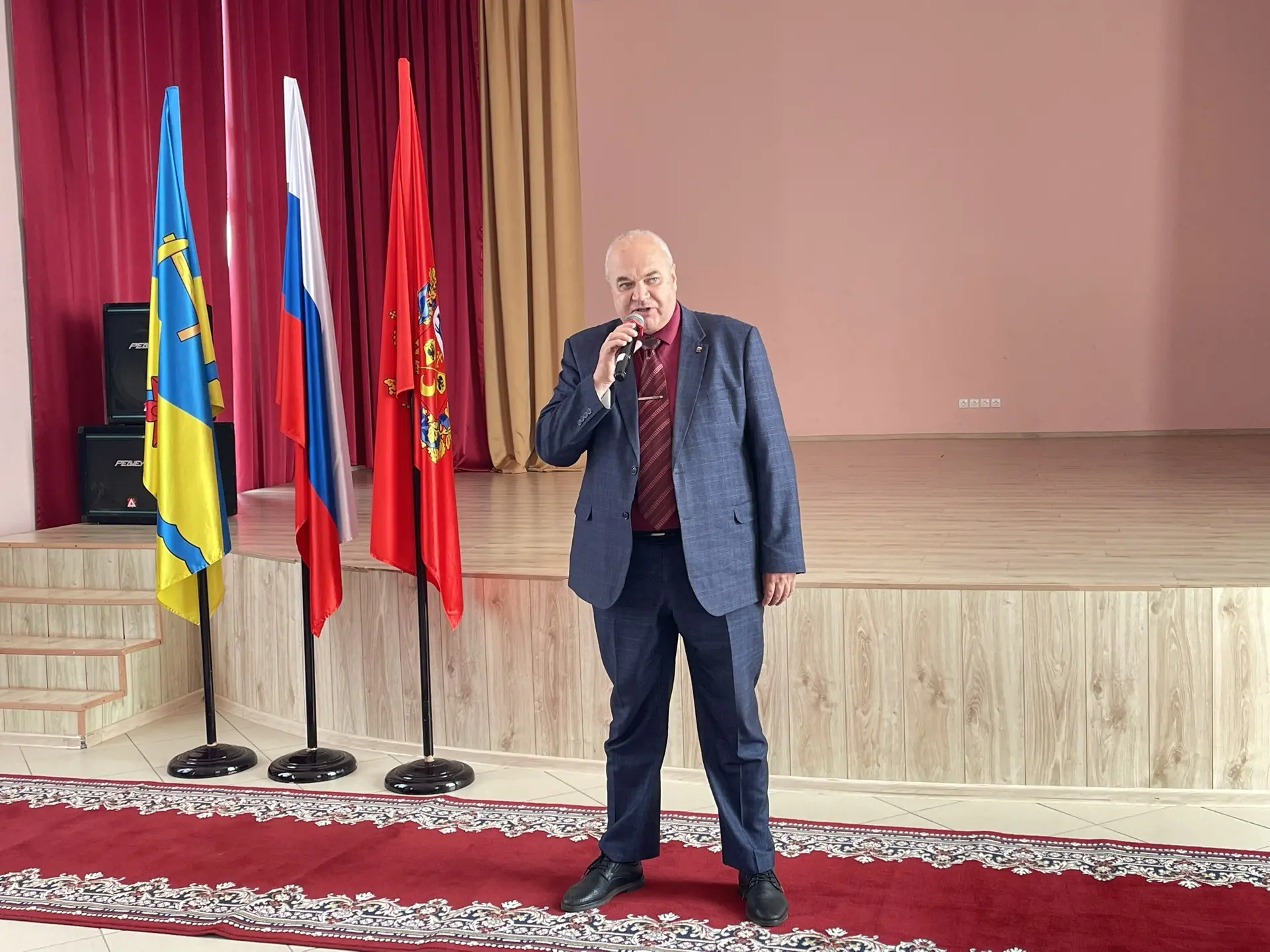 Уважаемые медногорцы!
Сегодня принял участие в церемонии награждения государственными наградами вруч