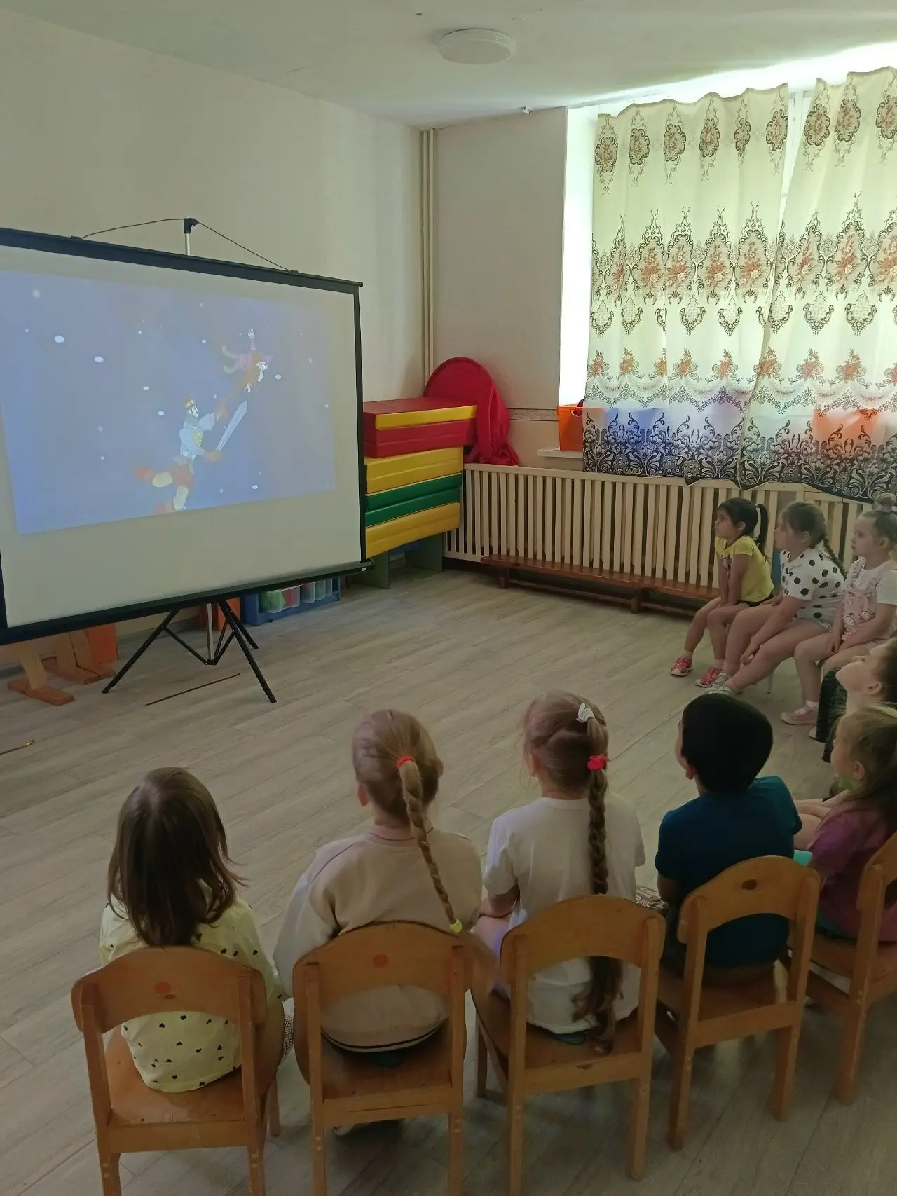 🌟Сегодня к воспитанникам МАДОУ "Детский сад № 21" г. Сыктывкара в гости пришла сотрудник библиотеки
