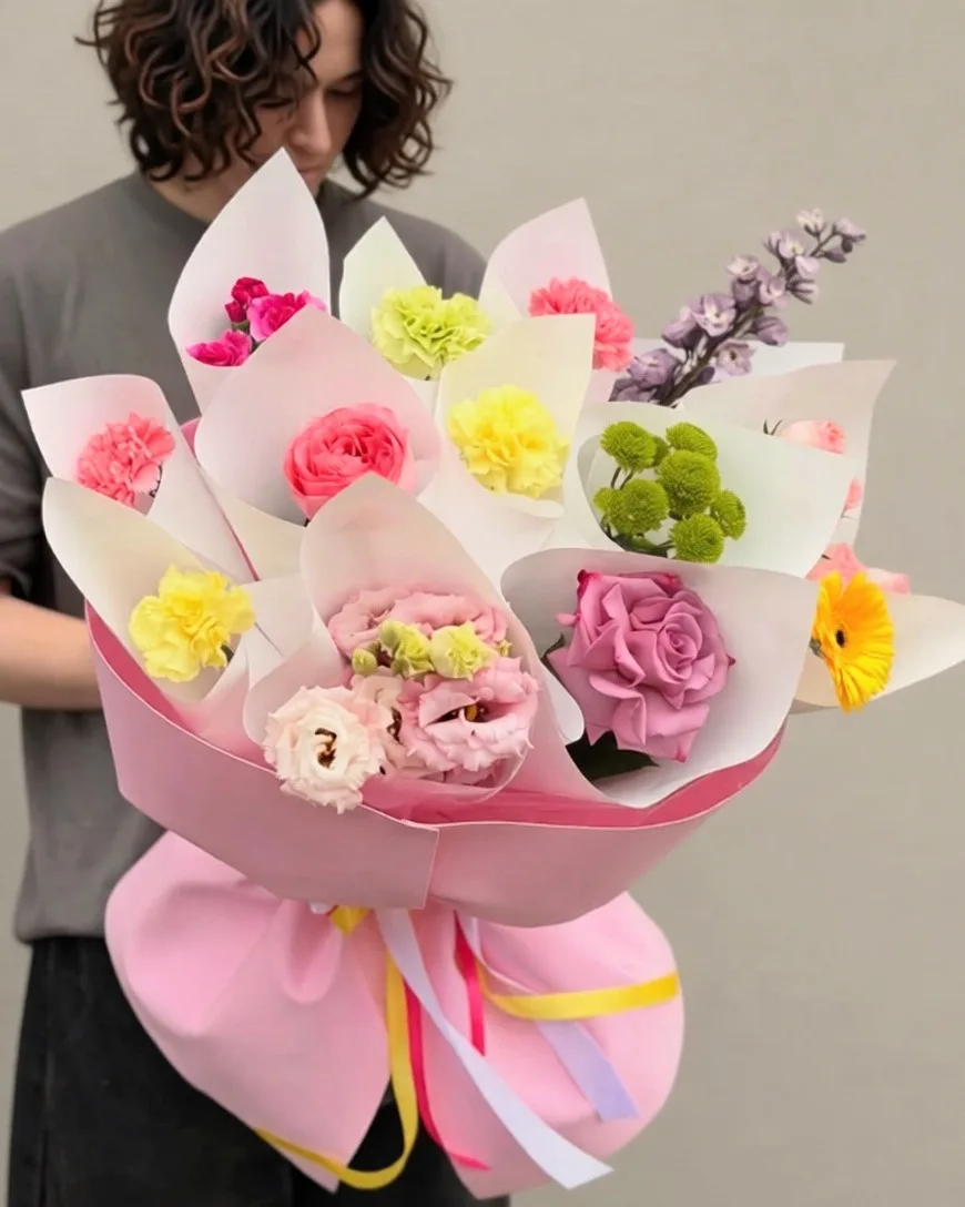 Закажи любимой настроение, чтобы не грустила в такую пасмурную погоду! 🌸

Когда за окном серость и 