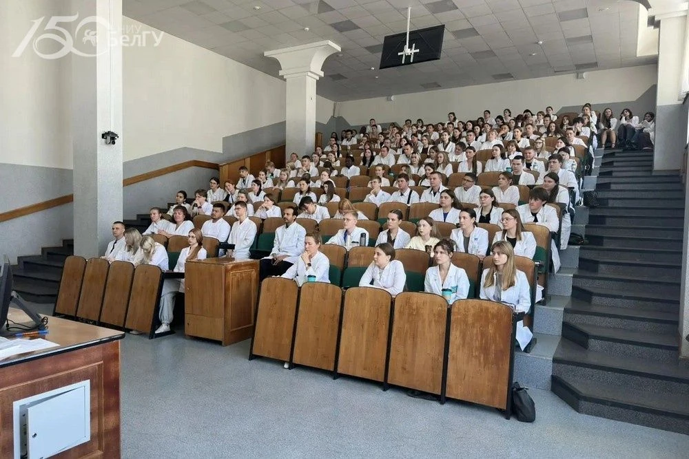 Студенты мединститута встретились с подполковником медицинской службы
