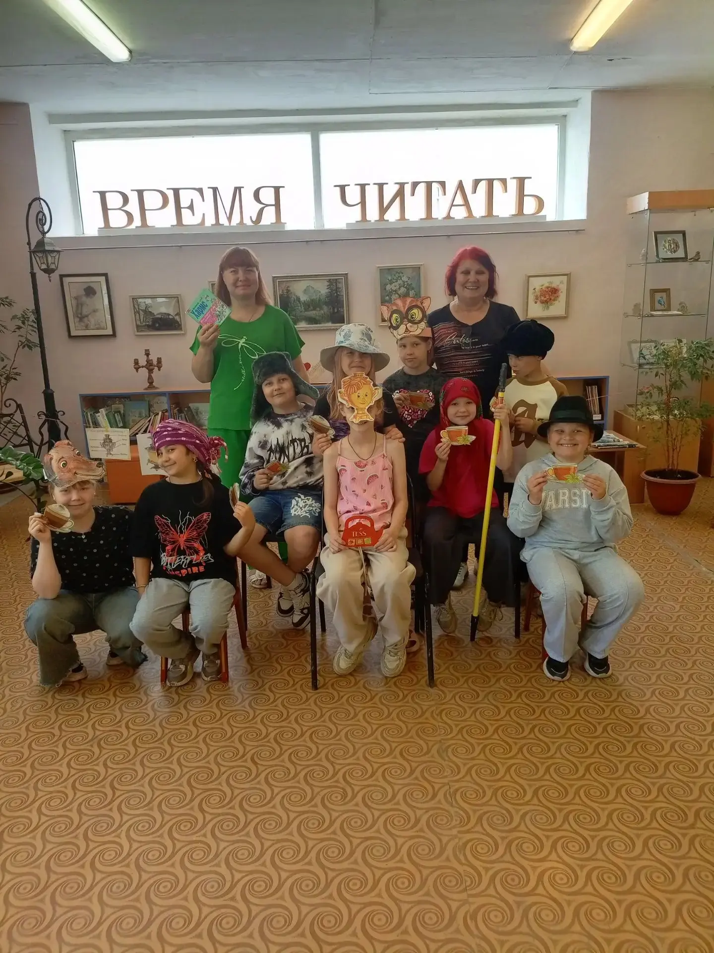 Сегодня ребята из отряда "Светофорик" ходили в гости в библиотеку. Почему в гости? Потому что гостей