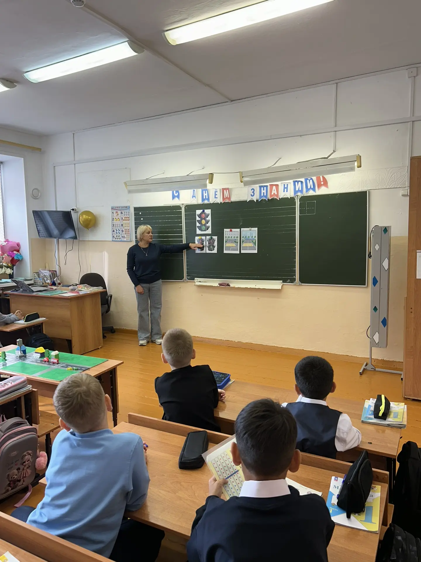 📍Сегодня нашу школу посетили: представитель Государственной инспекции безопасности дор...