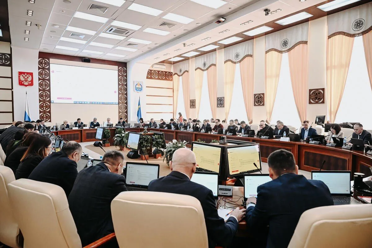 В Улан-Удэ 100 муниципальных служащих обучили применению ИИ

Высшая школа государственного управлени
