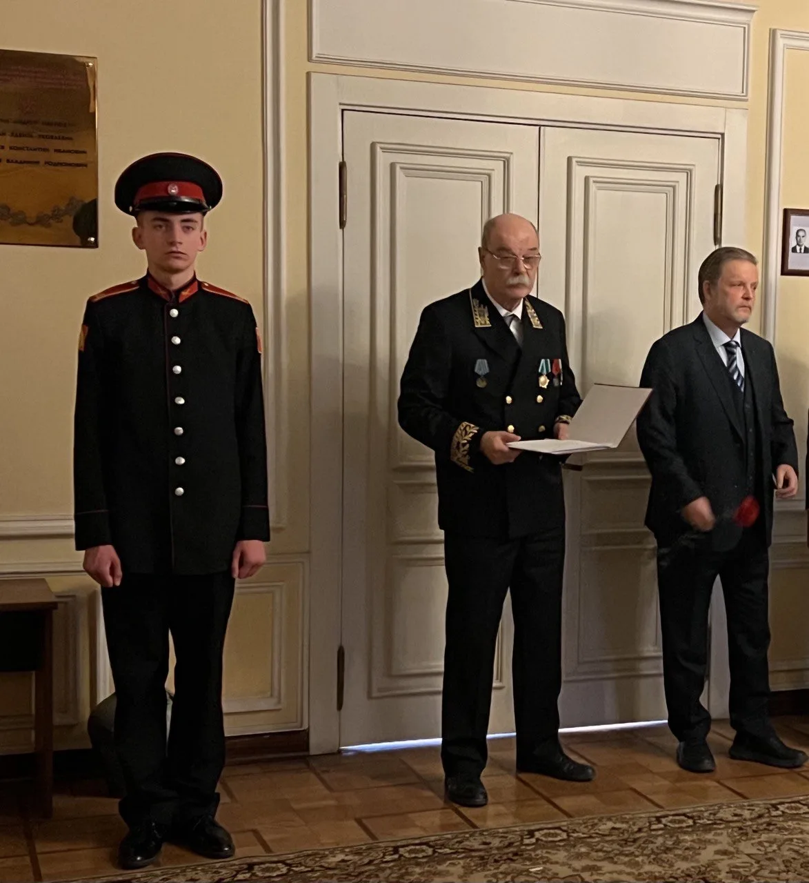 В преддверии профессионального праздника директор Консульского департамента Алексей Владимирович Кли