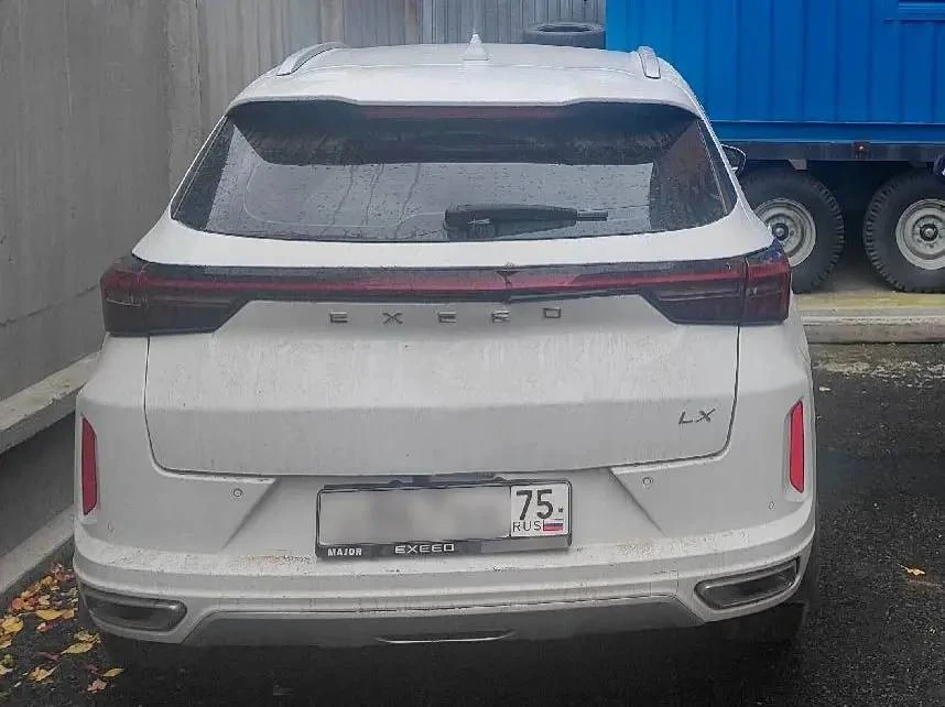 Должник с долгом более 9 млн рублей спрятал залоговый Exeed и попался за рулём в Чите