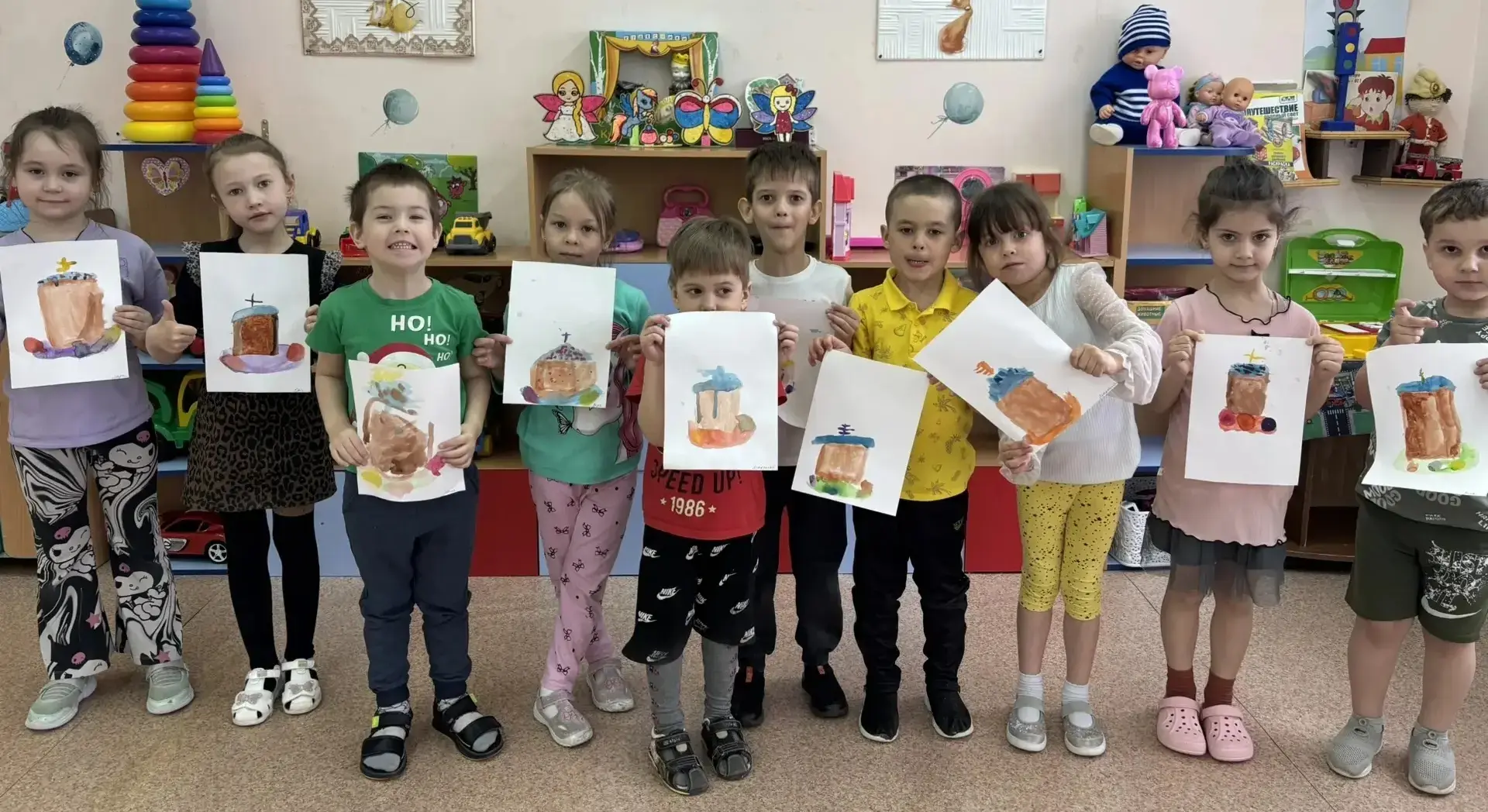 🐥 В ЦРР - детский сад № 15  прошла тематическая неделя посвящённая светлому празднику Пасхи🐇  Она на