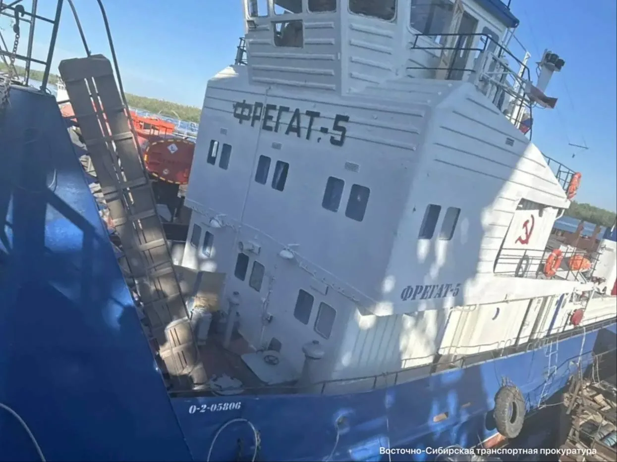 Старший помощник капитана погиб от удара током на судне в речном порту Якутска