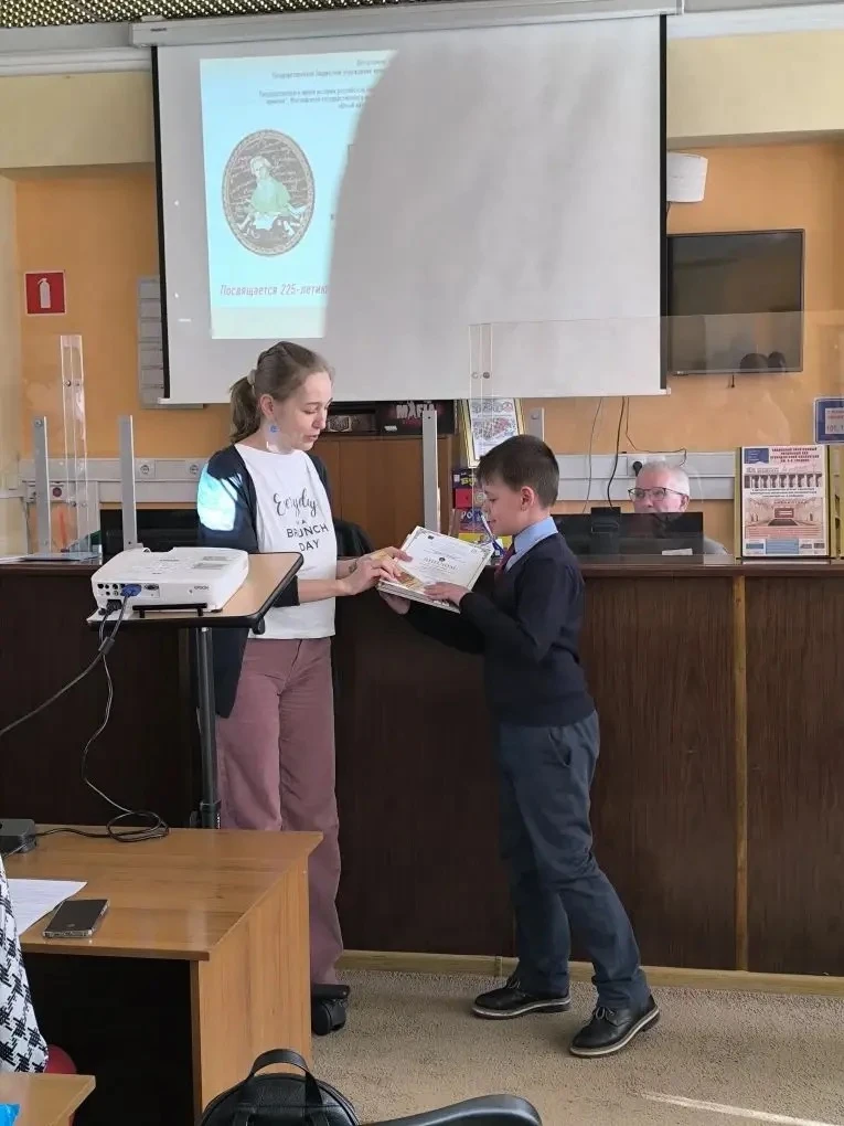 📖✨ Гордость школы «Содружество»: трое победителей городского конкурса «Юный литератор»!  📢 Рады поде