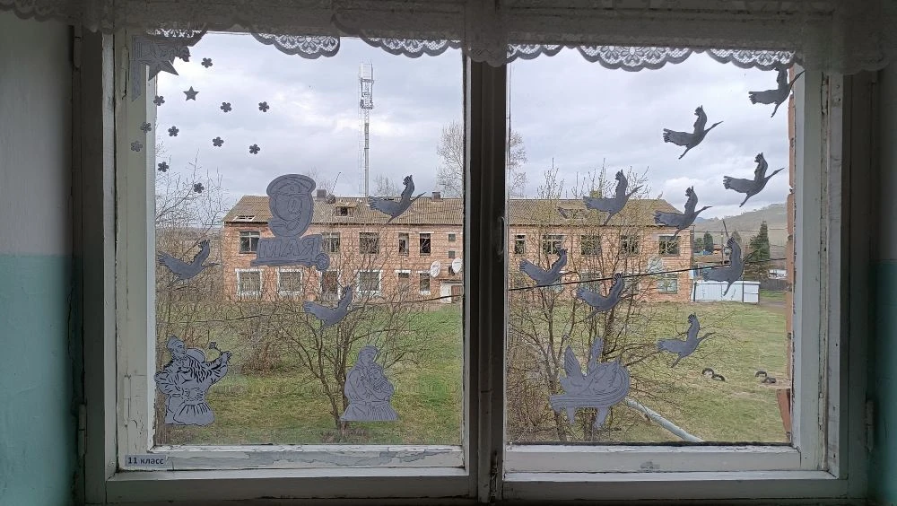 В преддверии великого праздника победы окна нашего учебного заведения превратились в га...