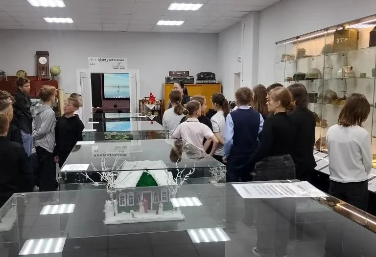 В канун праздника Дня музеев обучающиеся нашей школы посетили музейную комнату. Им была...
