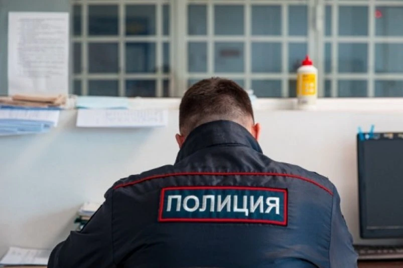 В поселке Палатка задержан мужчина с топором, угрожавший убийством людям