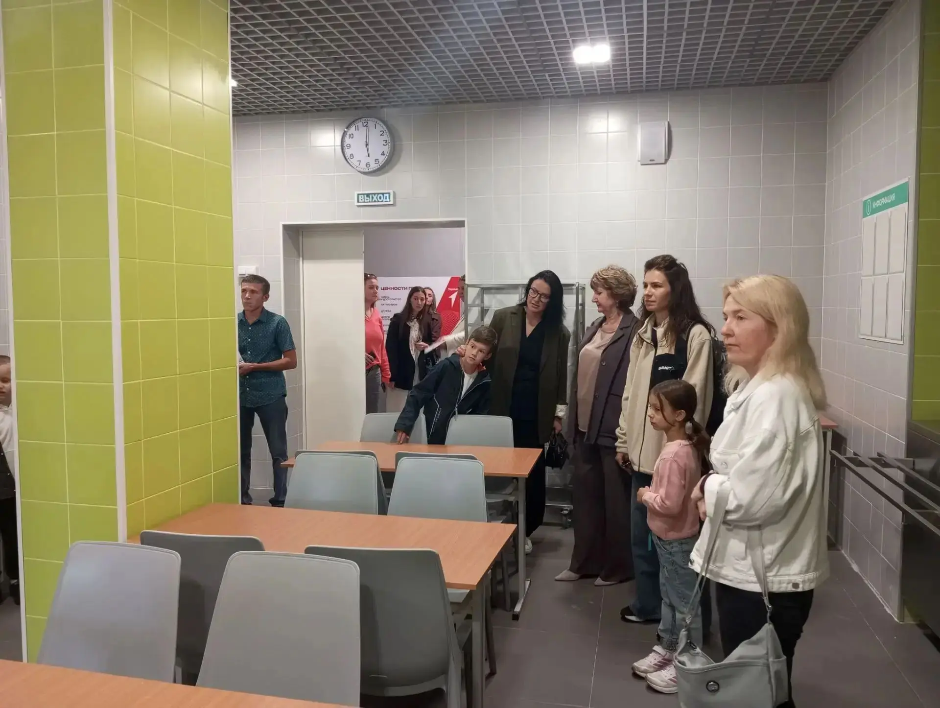Сегодня прошёл день открытых дверей в новом корпусе МБОУ СОШ 19, ВОК "Новогорск". Родит...