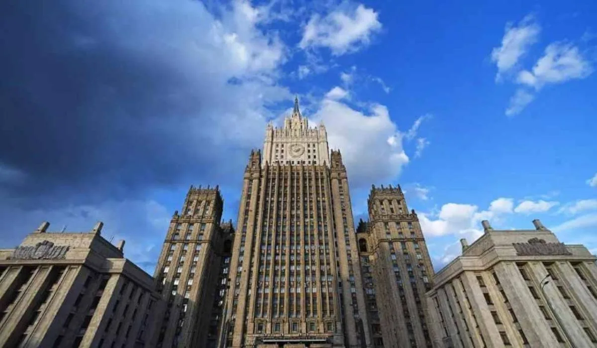 Россия высылает венгерских дипломатов в ответ на недружественные действия