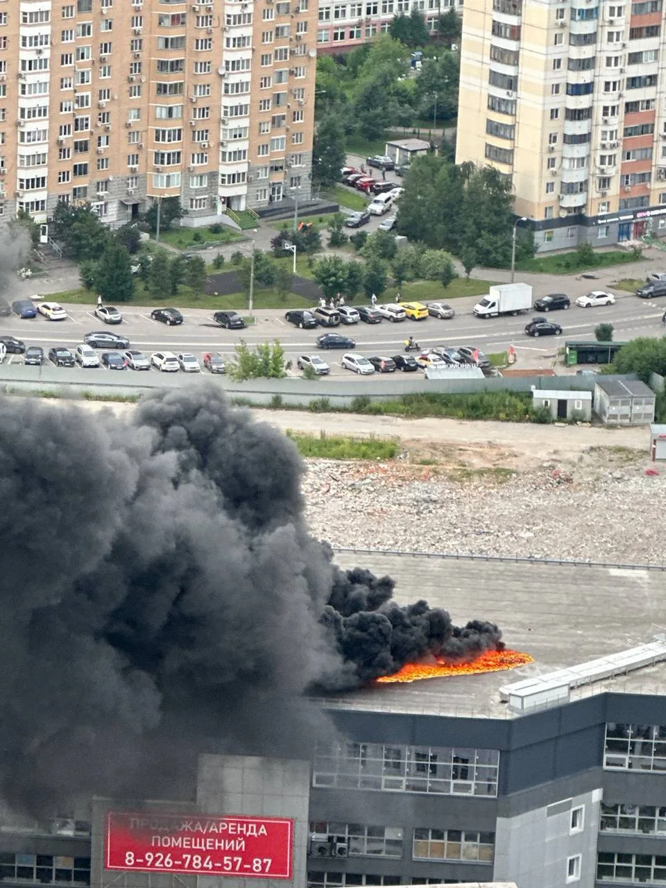 ⚡ В Красногорске крупный пожар в ТЦ «ТераБит».