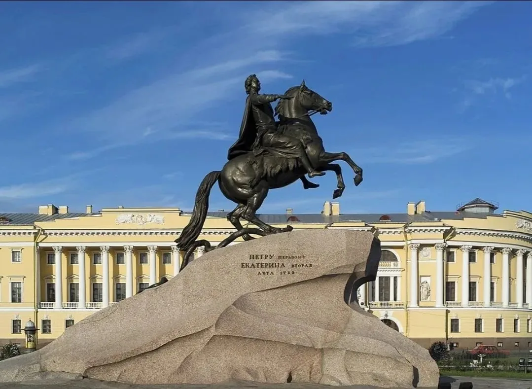 18 августа 1782 года в Санкт-Петербурге состоялась торжественная церемония открытия пам...