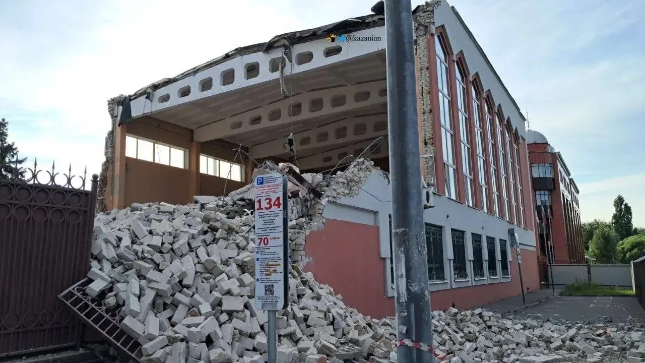 🏗️ В Казани начался снос спортзала Казанских электрических сетей на ул. Габдуллы Тукая