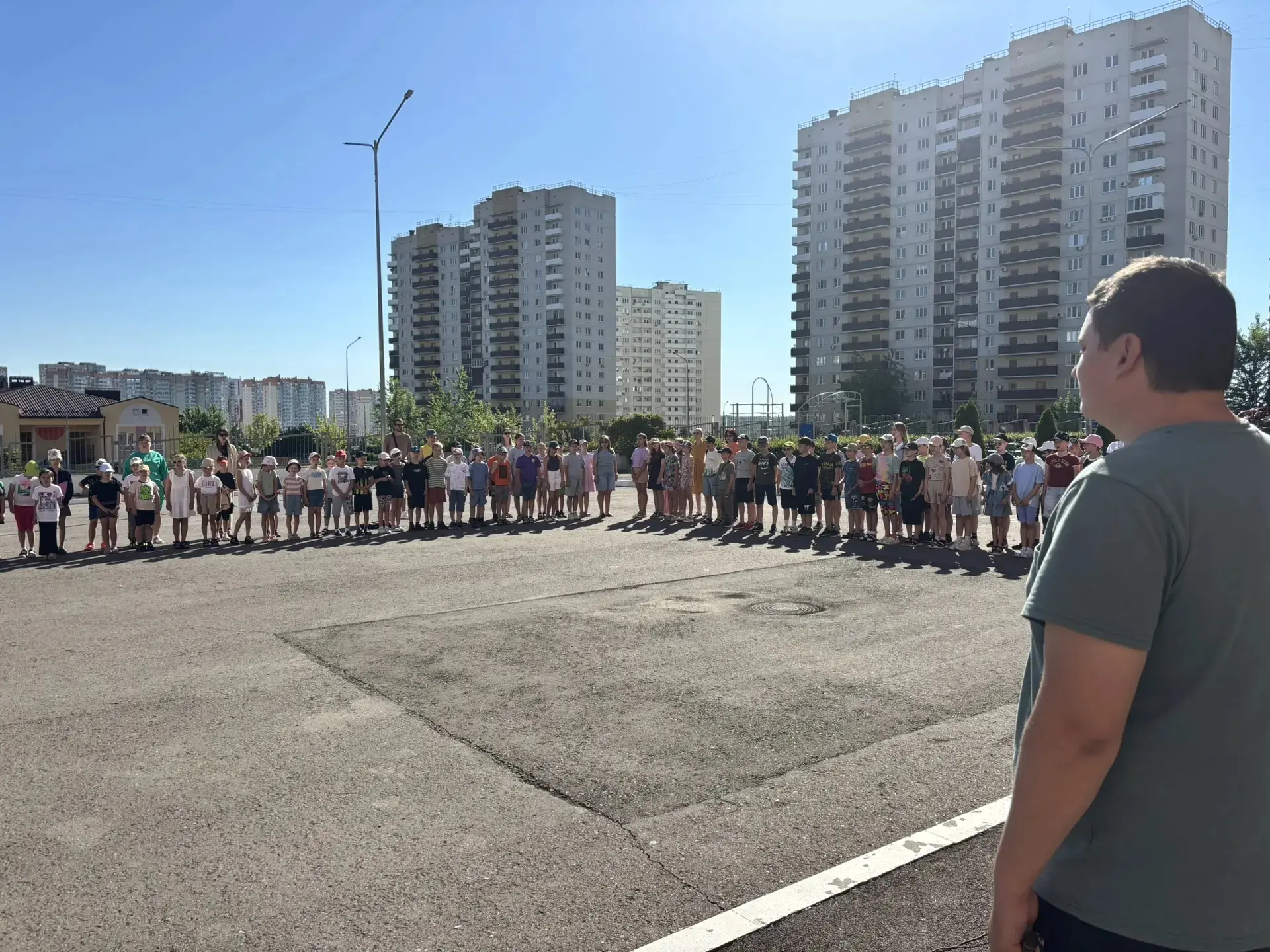 🇷🇺 В пришкольном лагере «Территория возможностей» состоялась традиционная торжественная линейка и 