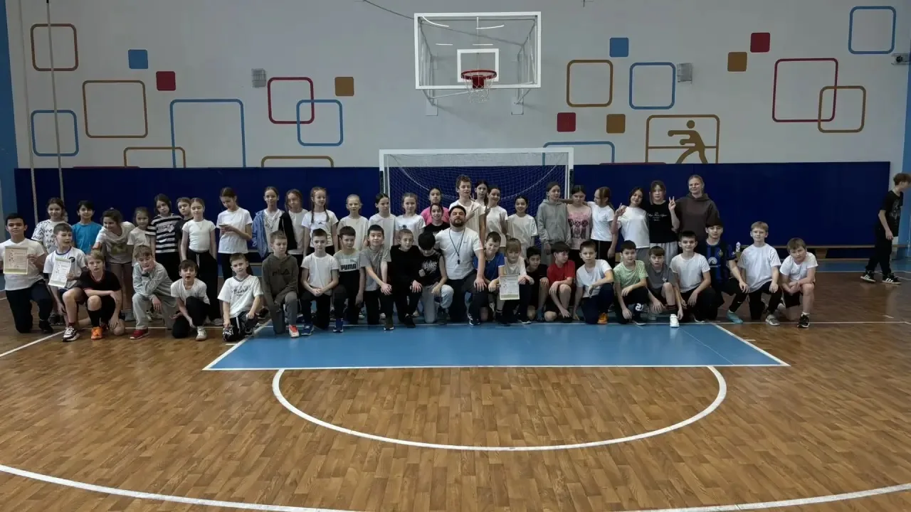 🎉 Весёлые старты среди 4-х классов! 🏃‍♂️🏃‍♀️  Сегодня в школьном отделении №2 прошло яркое спортивно