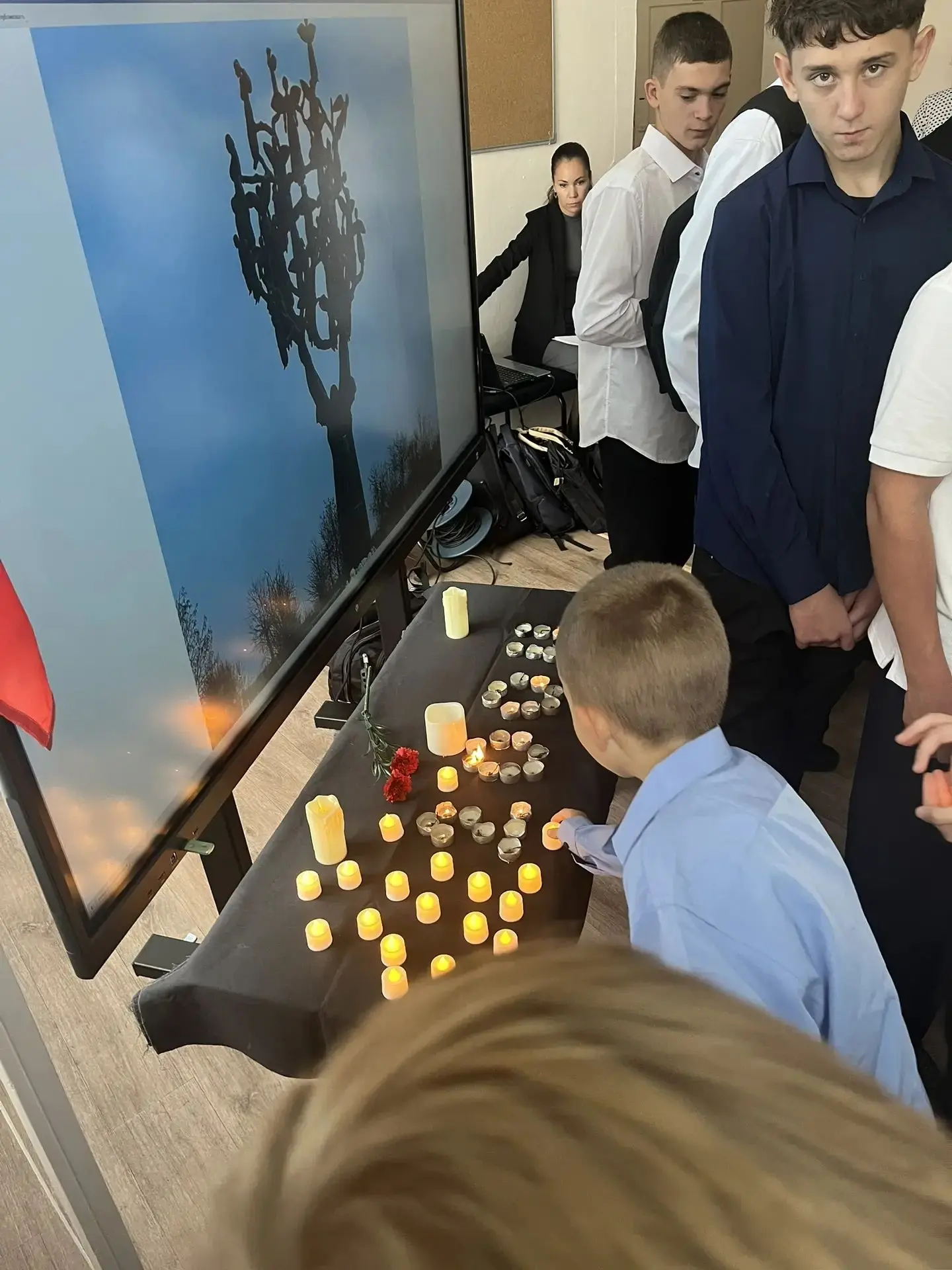 🕯️Сегодня в детских садах и школах Чунского округа прошли памятные мероприятия, приуро...