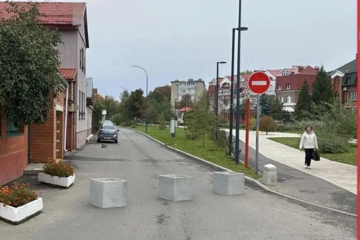В Рязани перекрыли проезд по участку Лево-Лыбедской улицы. Об этом сообщили в соцсетях.
