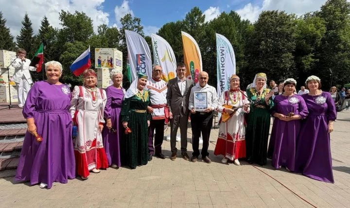 Студенты МУЗЫКАЛЬНО -ХУДОЖЕСТВЕННОГО КОЛЛЕДЖА повторили знаменитую юмористическую сценк...