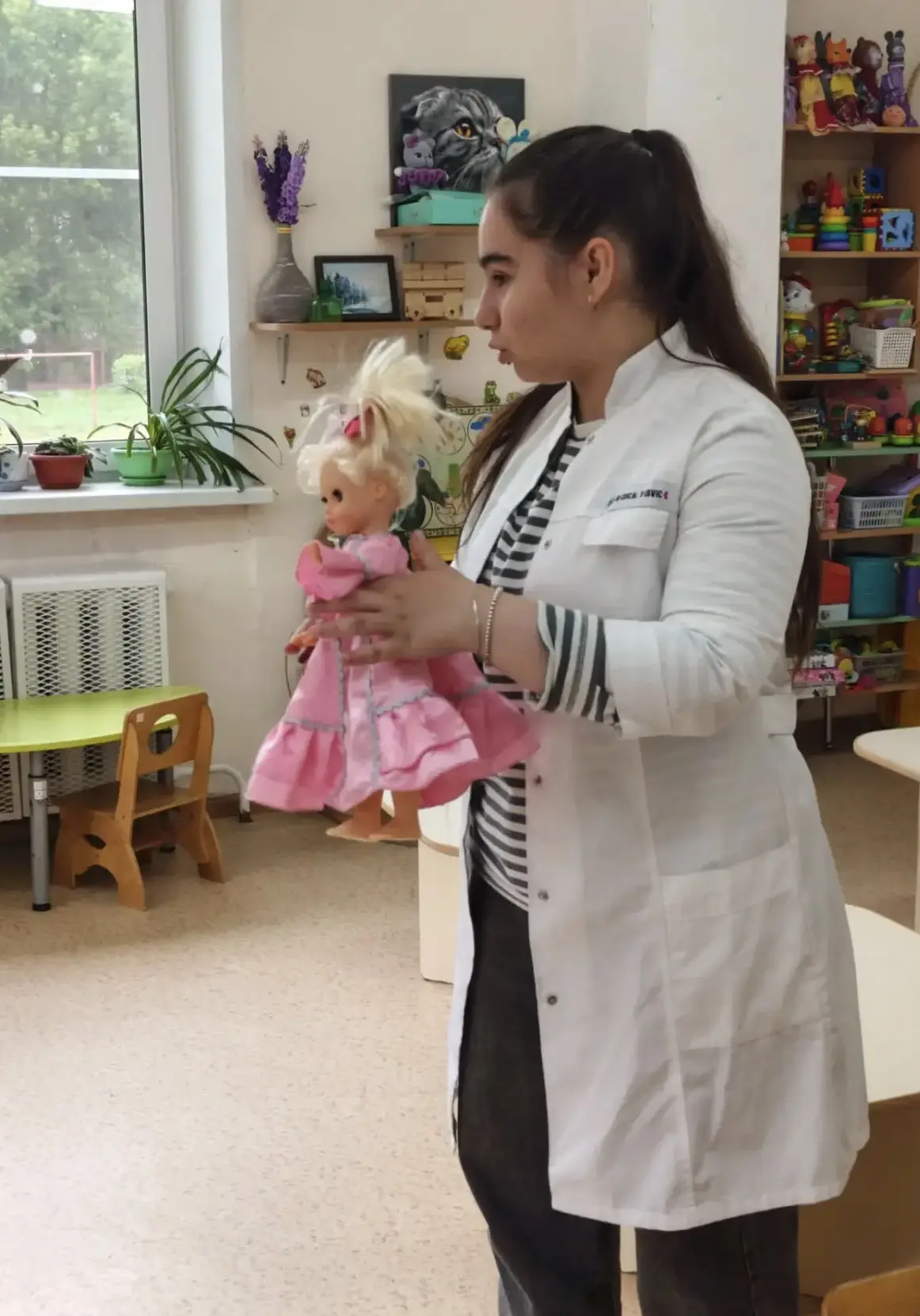 СЕГОДНЯ У НАС «ЗДОРОВОЕ УТРО»👩🏻‍⚕️

К малышам из групп «Ромашки», «Смешарики» и «Капельки» приходи
