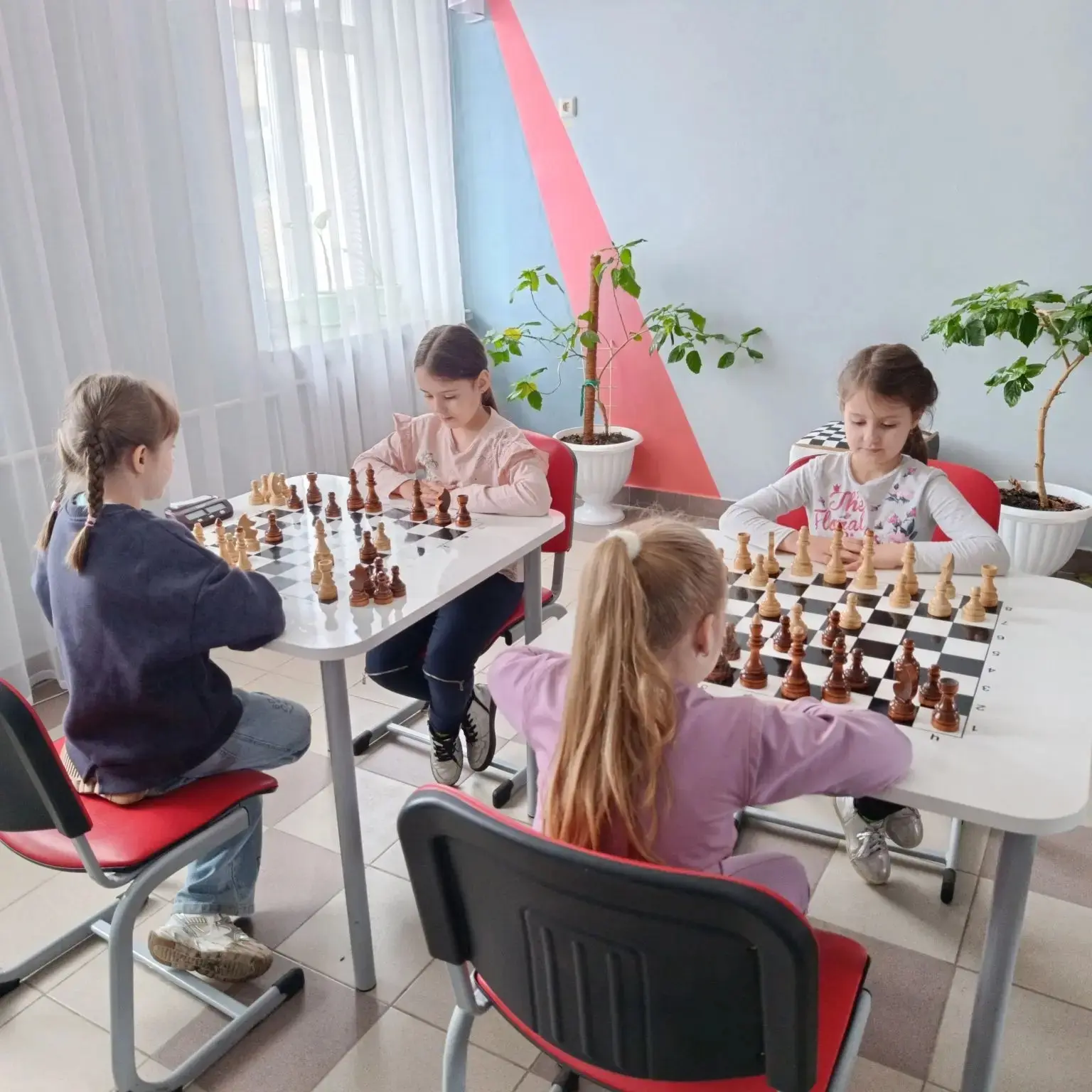 Международный день шахмат: от школьной парты до больших побед! ♟️

Сегодня, 20 июля, весь мир отмеча