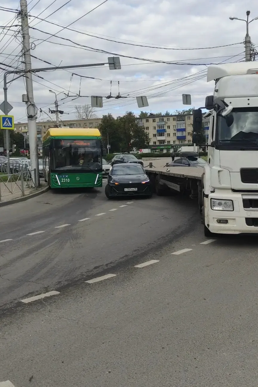 ДТП у памятника победы.