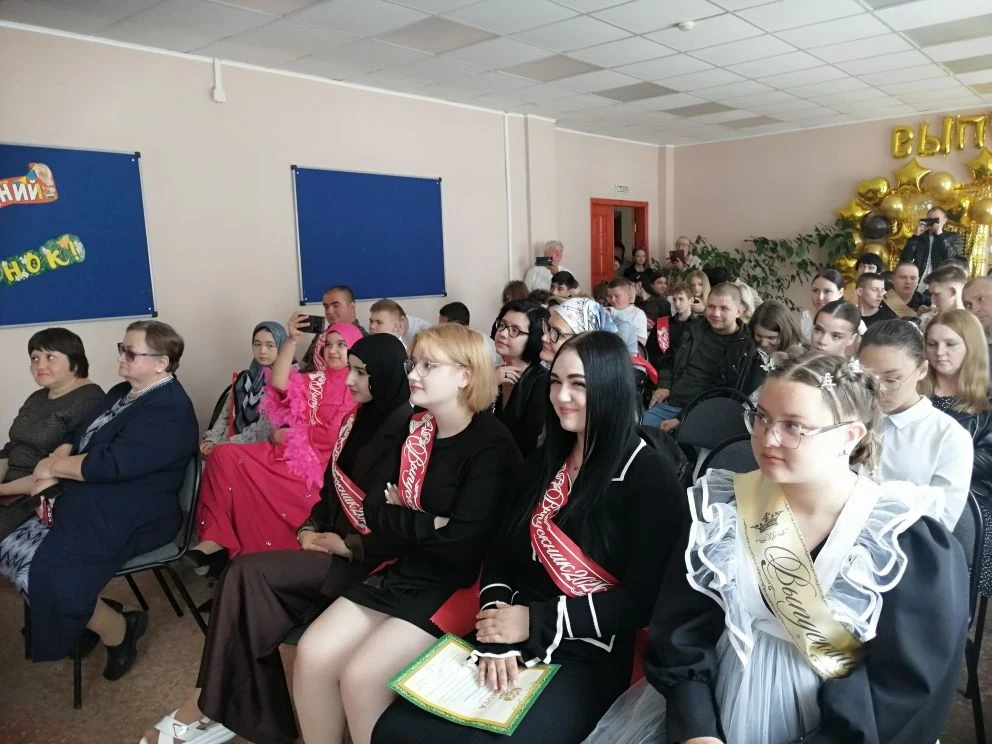 Сегодня школа наполнилась особым светом — в её стенах прозвучал долгожданный «Последний...