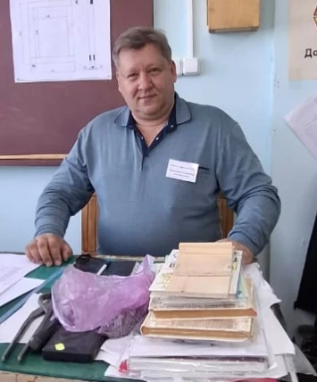 Сегодня свой день рождения  отмечает педагог нашей школы . Уважаемый Александр Анатолье...