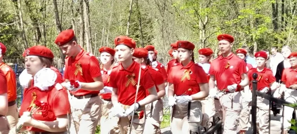 7 мая  ВПК "Молодая Гвардия" принял участие в церемонии открытия табличек с новыми именами павших по