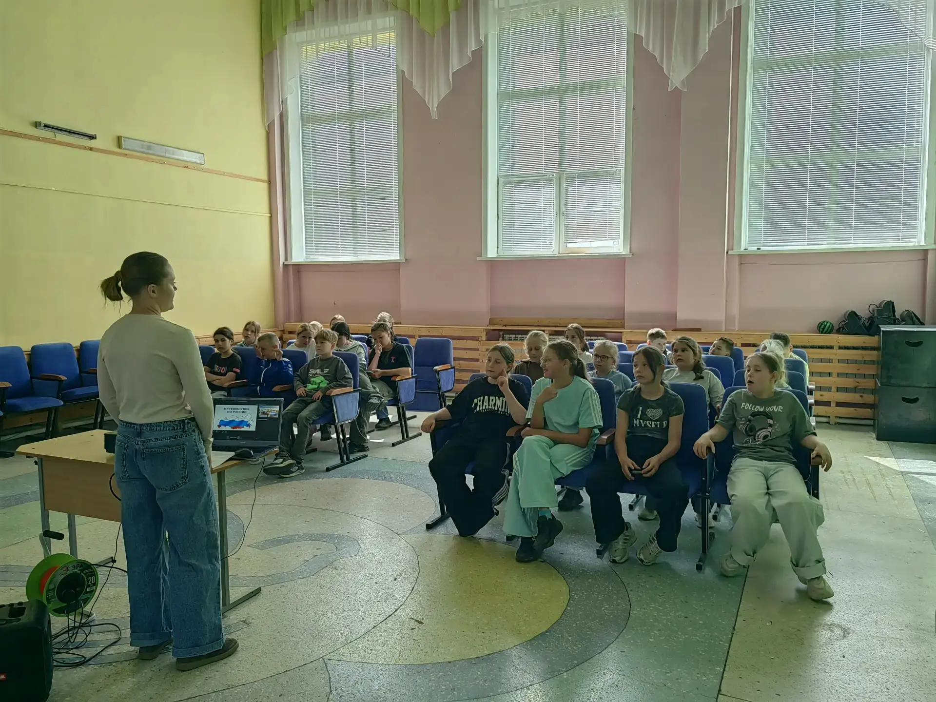 🇷🇺 Путешествие по России: незабываемое приключение для лагеря «Семинотка»!
На днях в нашем лагере 