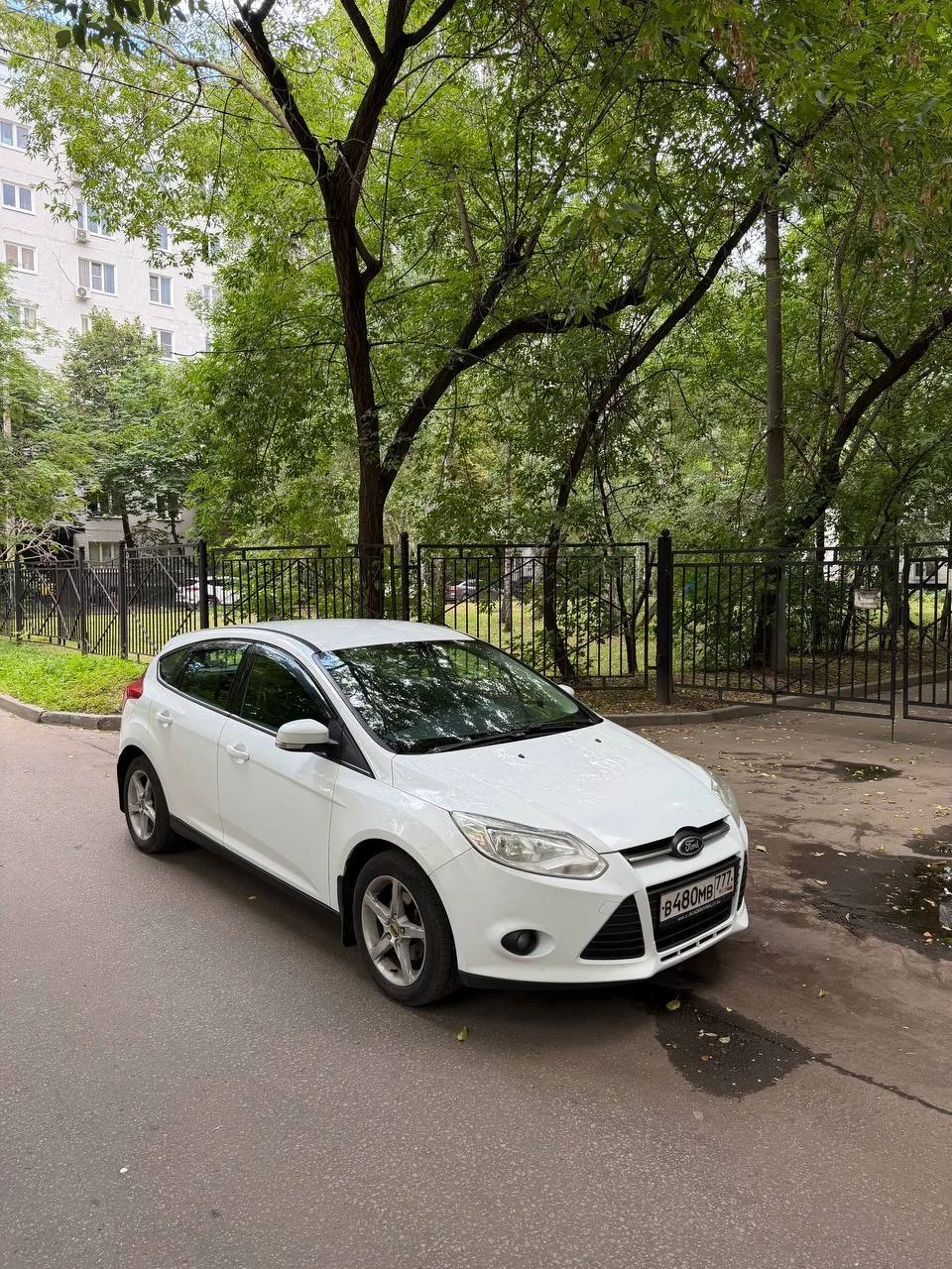 FORD FOCUS 
2014 года 
1.6 Автомат  

ПТС оригинал
2-х зонный климат-контроль
Подогрев сидений 
Конд