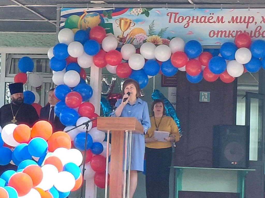 26 мая 2026 года прозвенел последний звонок для выпускников Малоархангельской средней ш...