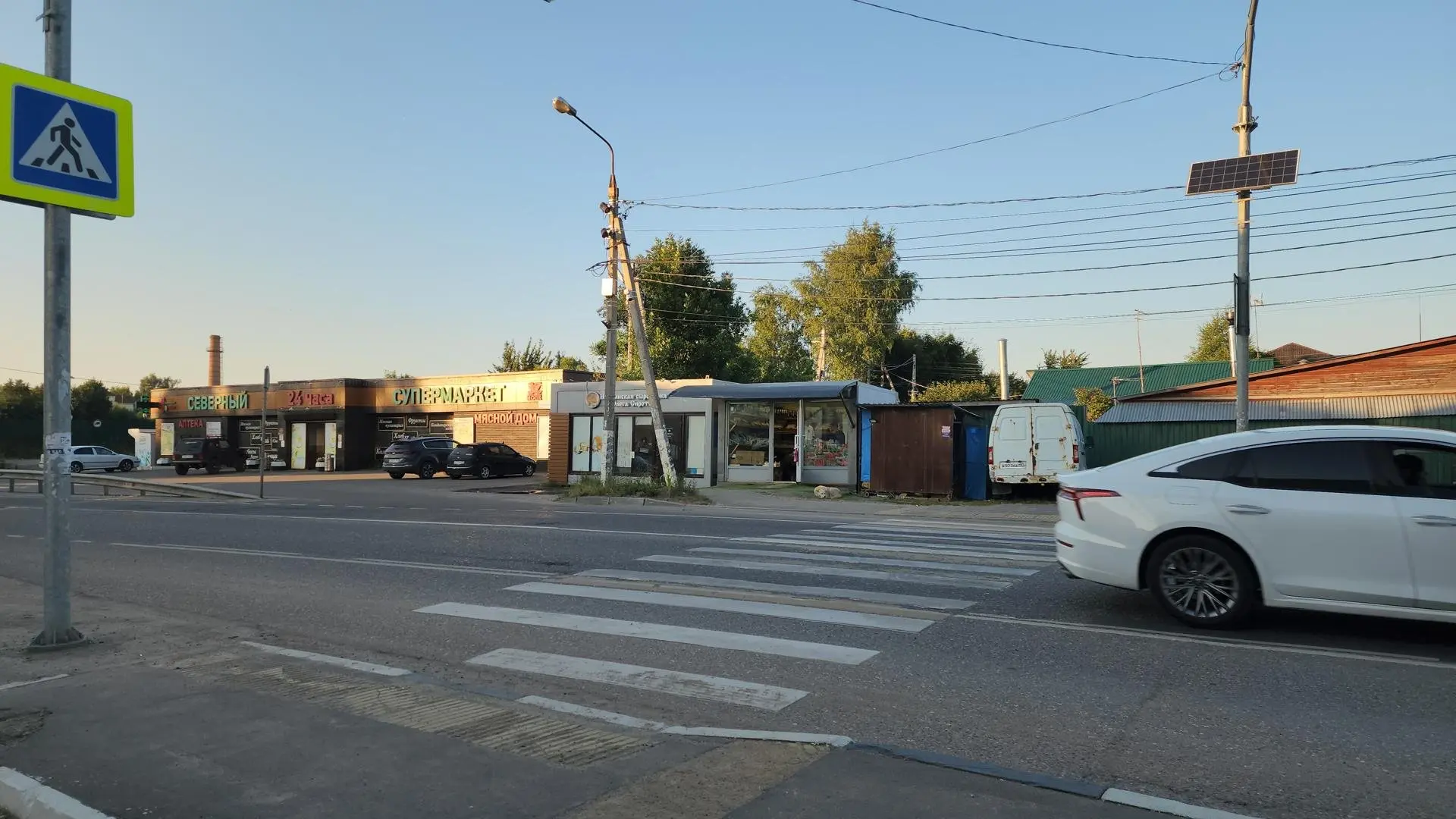 ЖКХ, благоустройствои дороги обсуждали на выездной администрация в деревне Бужарово

Например, иници