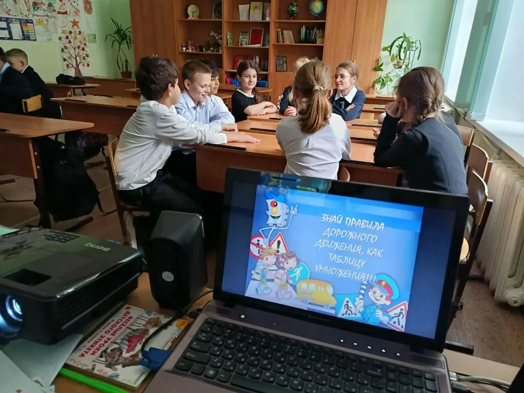 📸 Детям напомнили о безопасности дорожного движения​